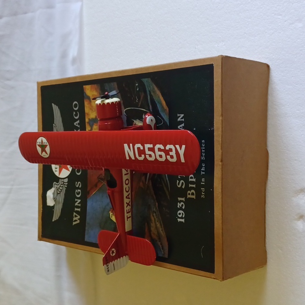ERTL 1995 WINGS OF TEXACO 1931 STEARMAN BIPLANE  AIRPLANE BANK 3rd IN SERIES